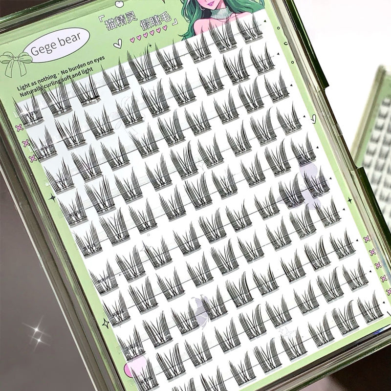 Set of false eyelashes in a green case with 'Gege bear' branding.