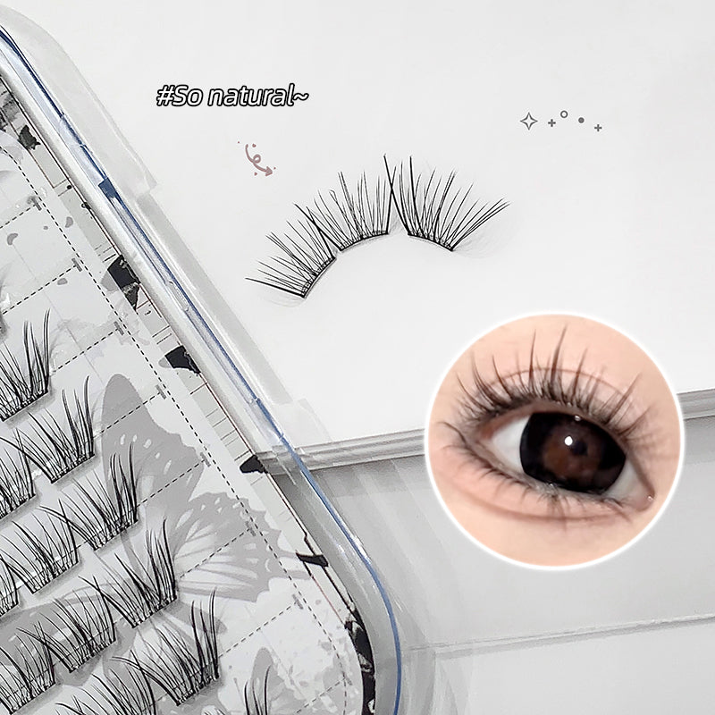 Eyelash set with a close-up of an eye wearing the lashes, labeled '#So natural~'.