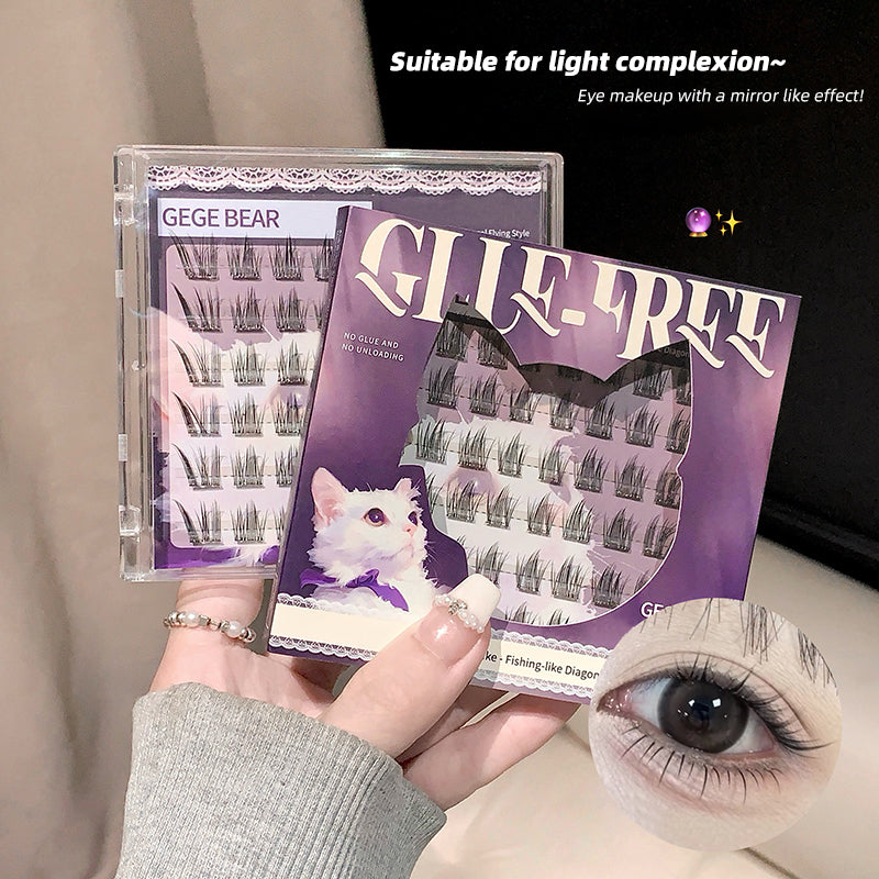 False eyelashes packaging with a mirror effect and suitability for light skin tones.
