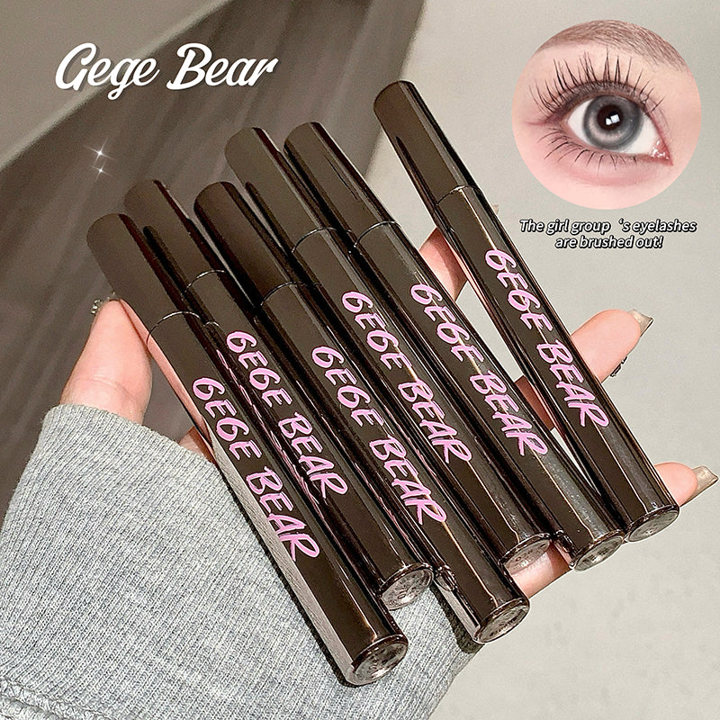 Set of Gege Bear eyelash products held by a hand with an inset of an eye.